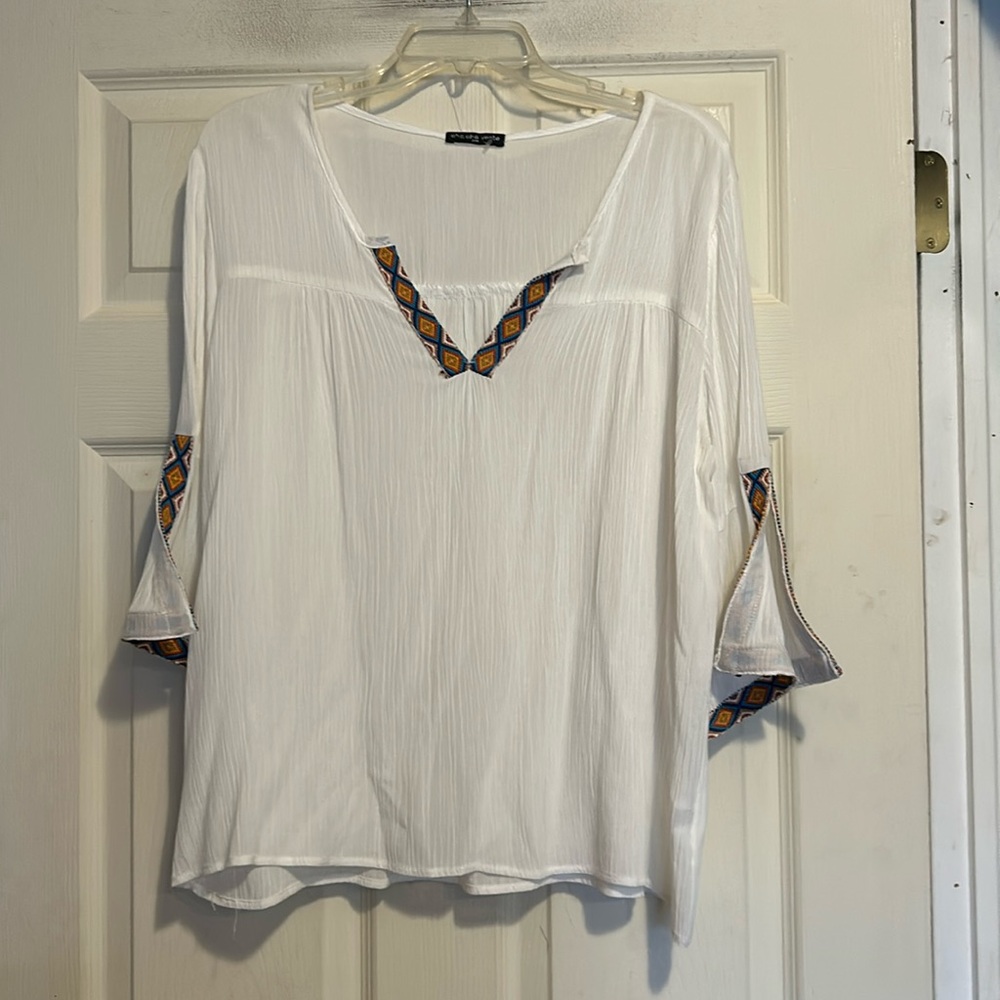 Cha cha Vente Off White Embroidered Top Size Petite Medium